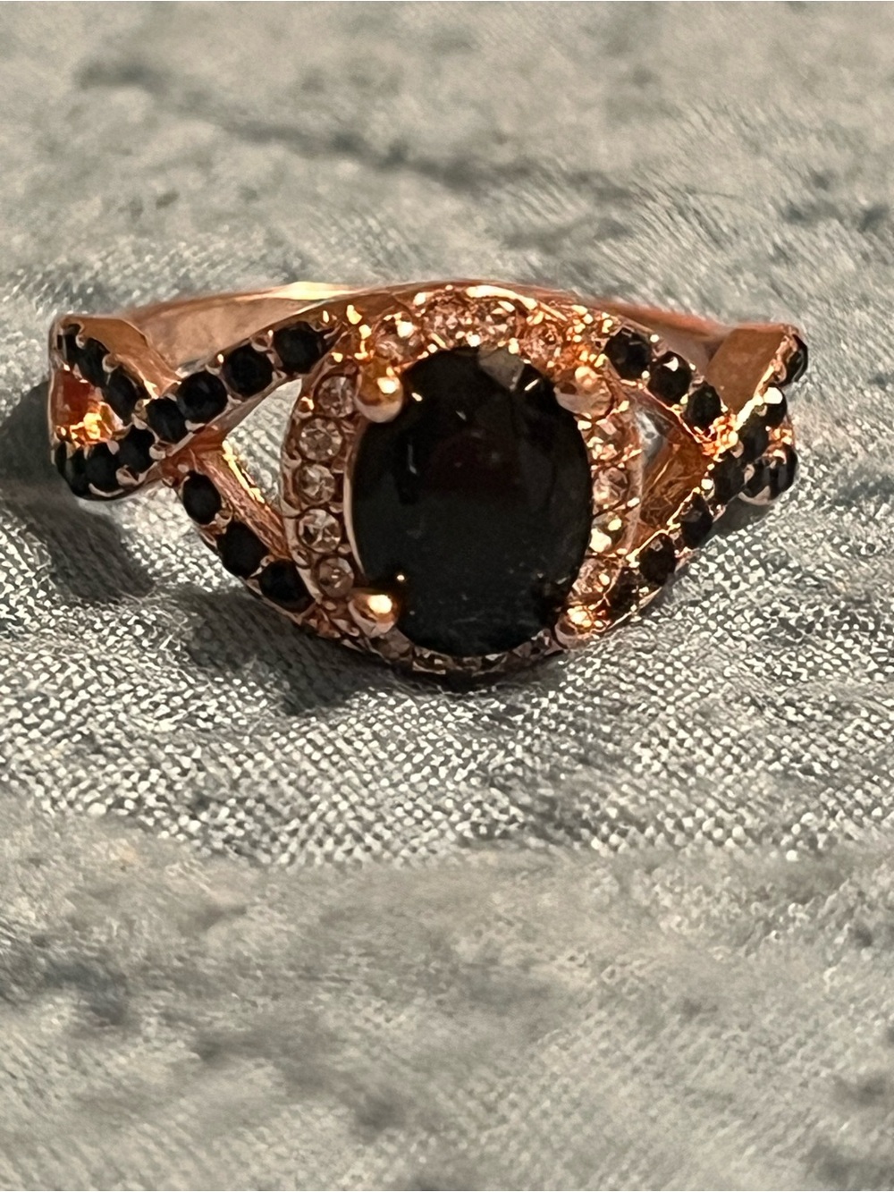 Elegant Black Stone Rose Gold Ring with Accent Crystals size 9